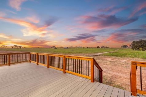 288 County Road 105 Floresville TX 78114