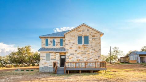 288 County Road 105 Floresville TX 78114