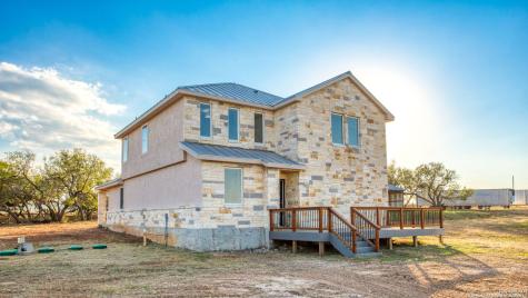 288 County Road 105 Floresville TX 78114