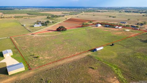 288 County Road 105 Floresville TX 78114