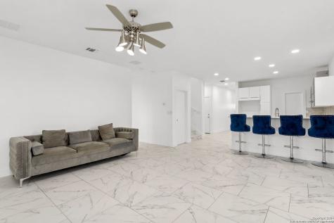 288 County Road 105 Floresville TX 78114