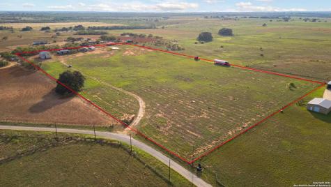 288 County Road 105 Floresville TX 78114