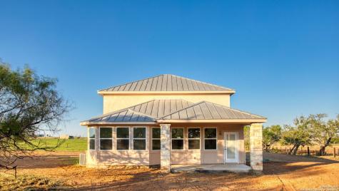 288 County Road 105 Floresville TX 78114