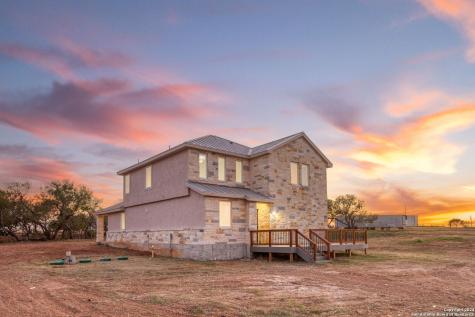 288 County Road 105 Floresville TX 78114
