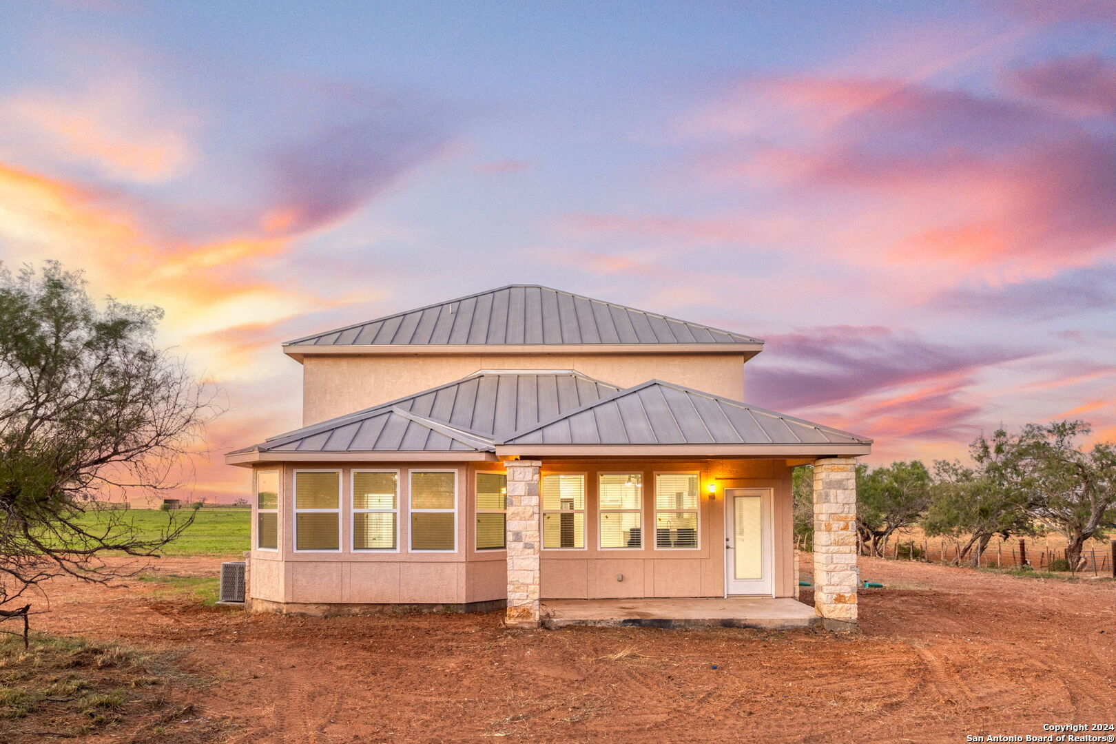 288 County Road 105 Floresville TX 78114
