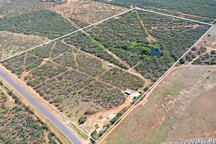 15655 Highway 140 Charlotte TX 78011