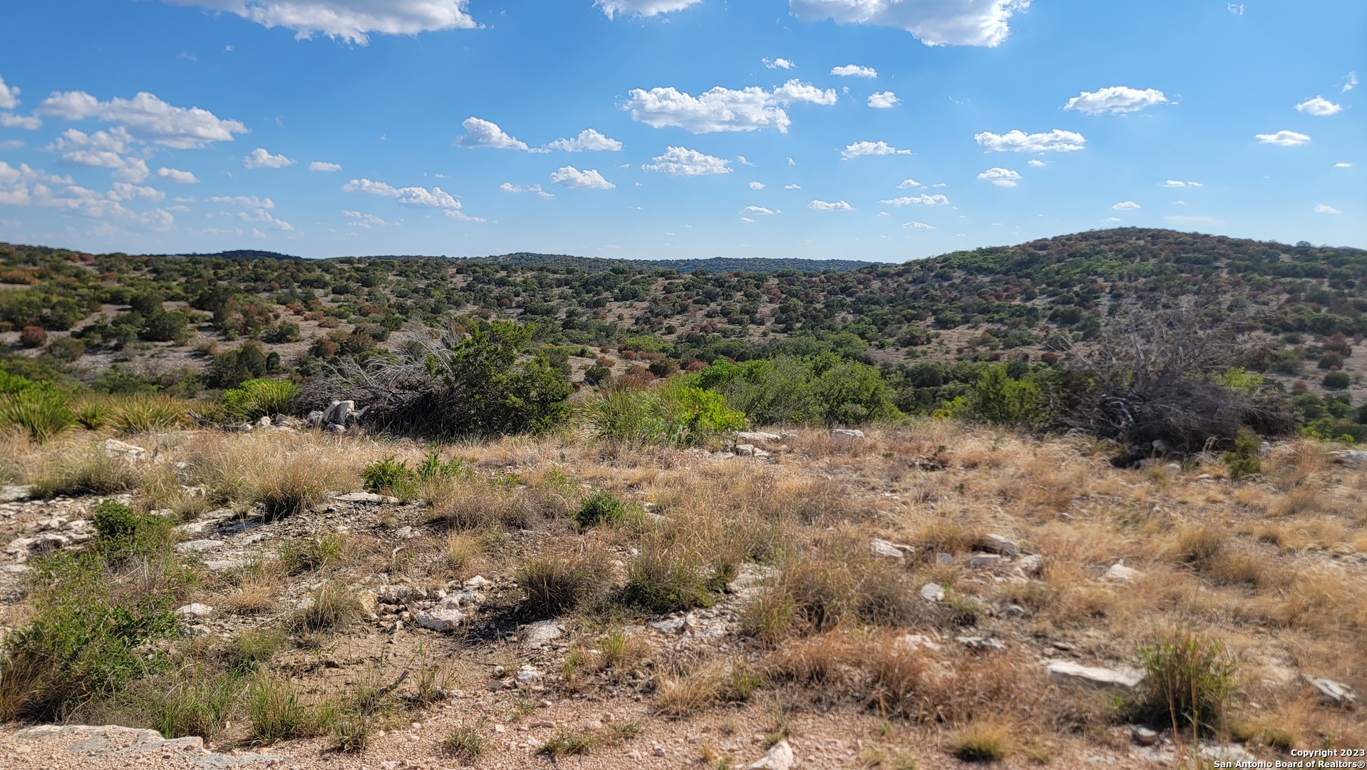 29 Oak Bend Rocksprings TX 78880