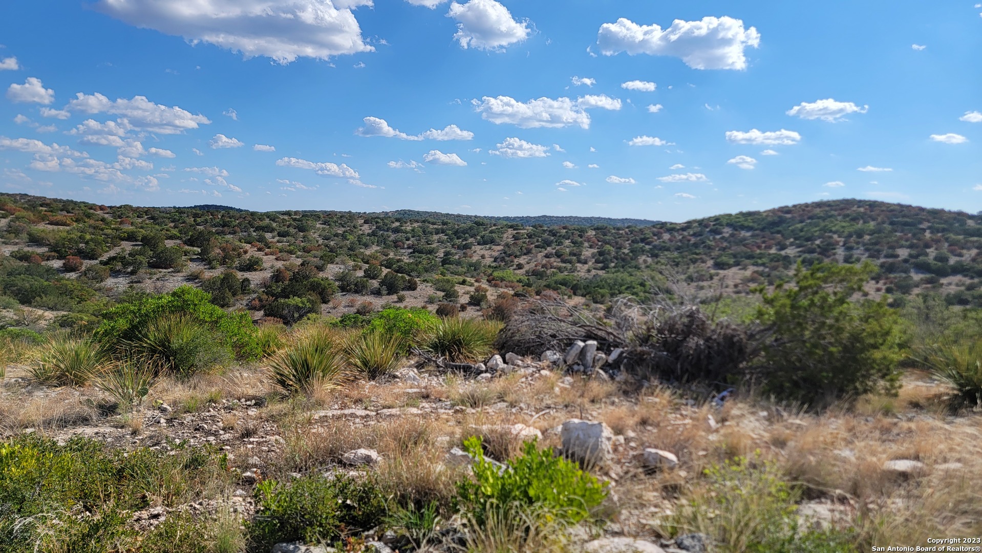 29 Oak Bend Rocksprings TX 78880