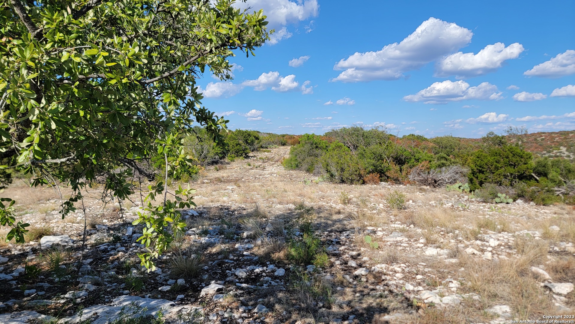 29 Oak Bend Rocksprings TX 78880