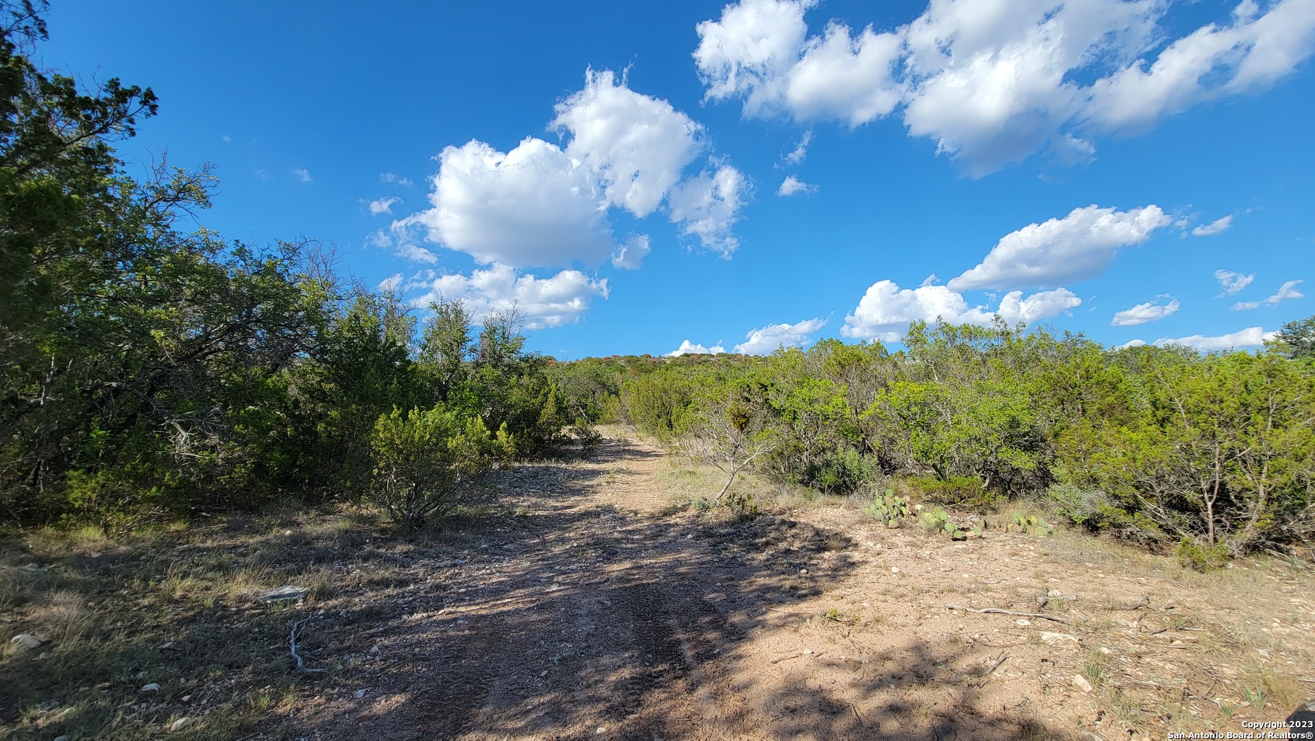 29 Oak Bend Rocksprings TX 78880