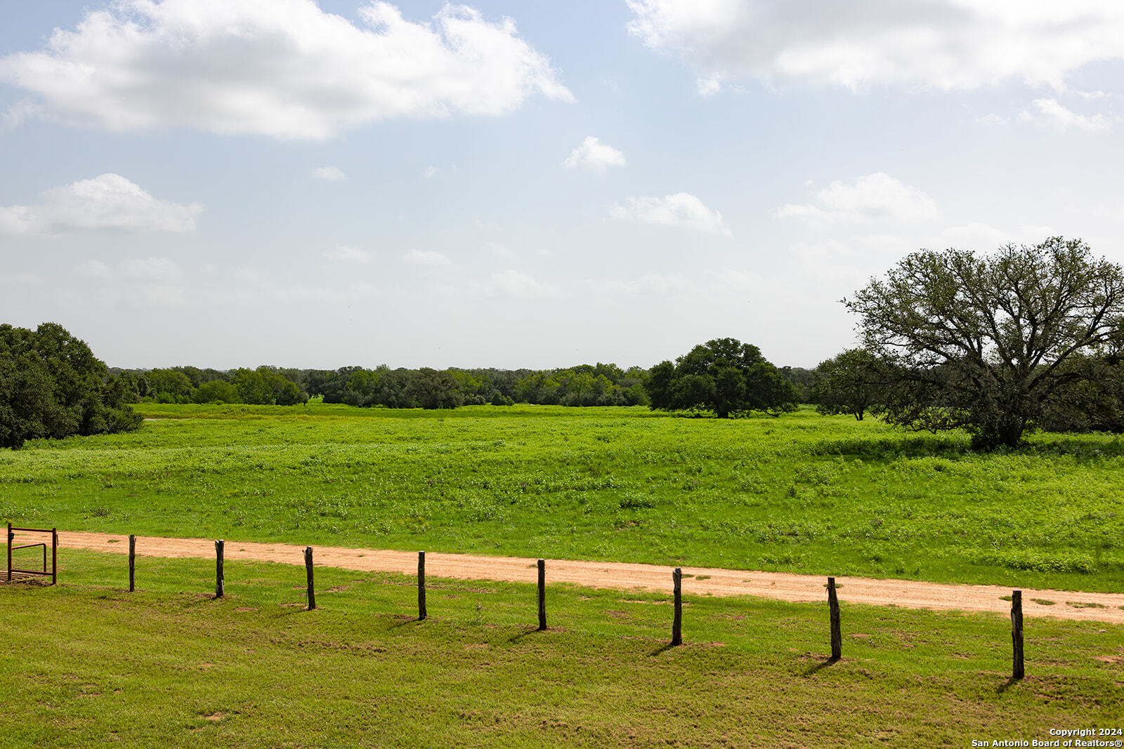 1713 Hickey Road Yoakum TX 77995