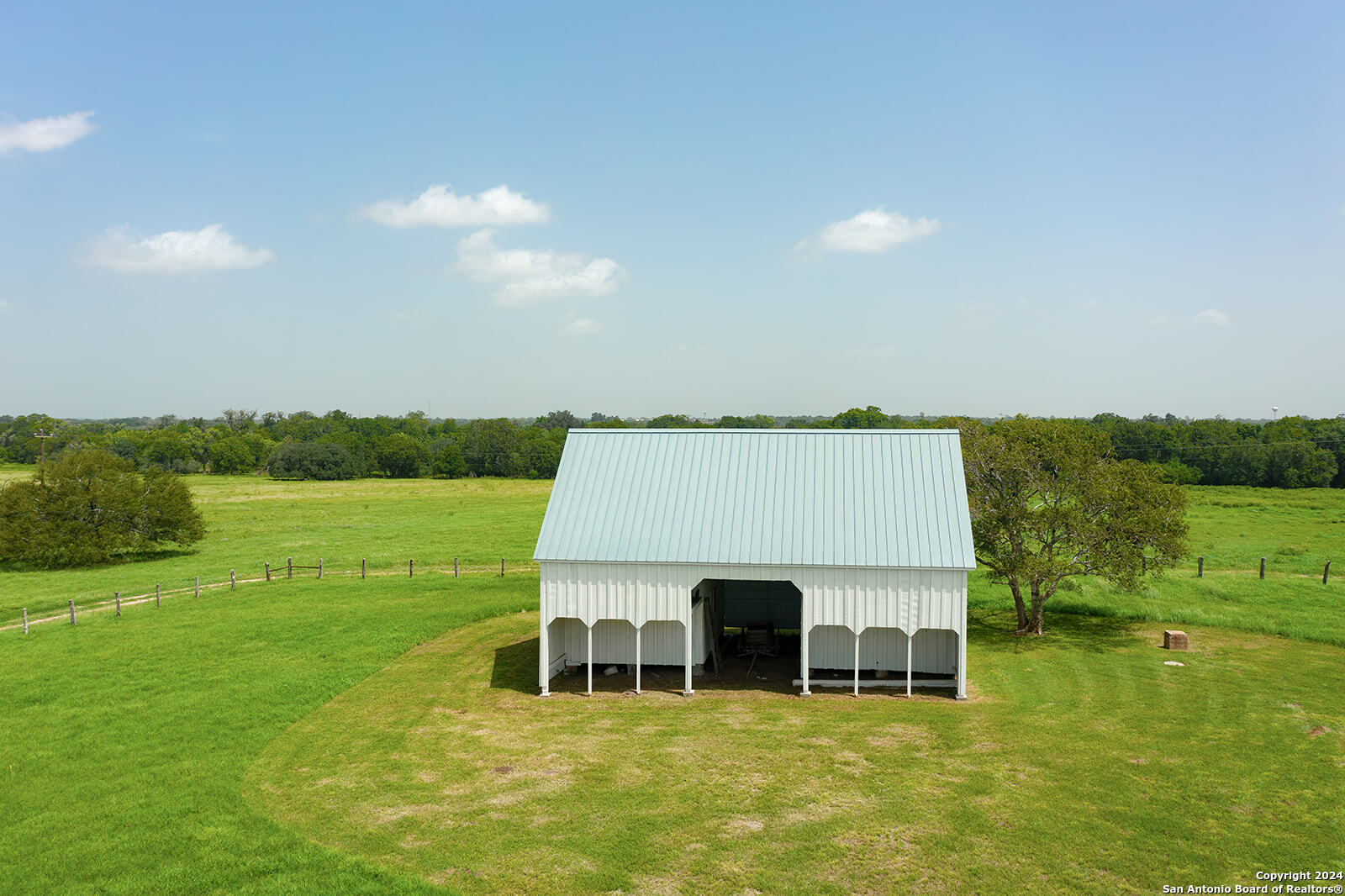 1713 Hickey Road Yoakum TX 77995