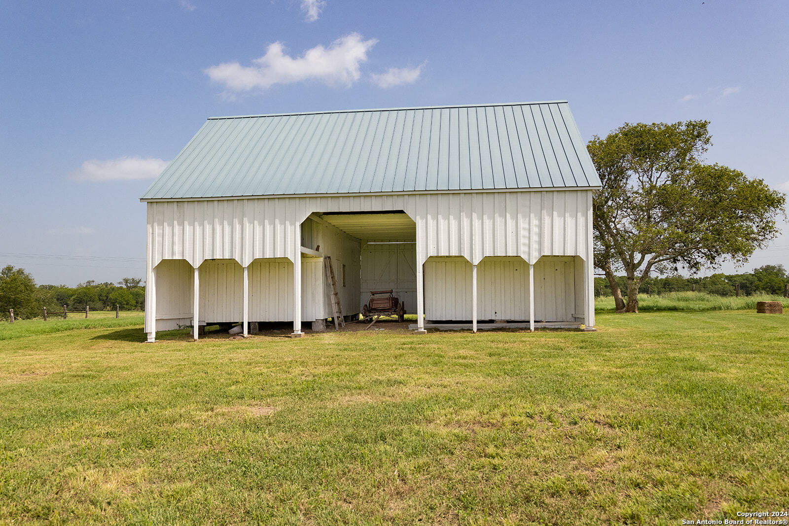 1713 Hickey Road Yoakum TX 77995