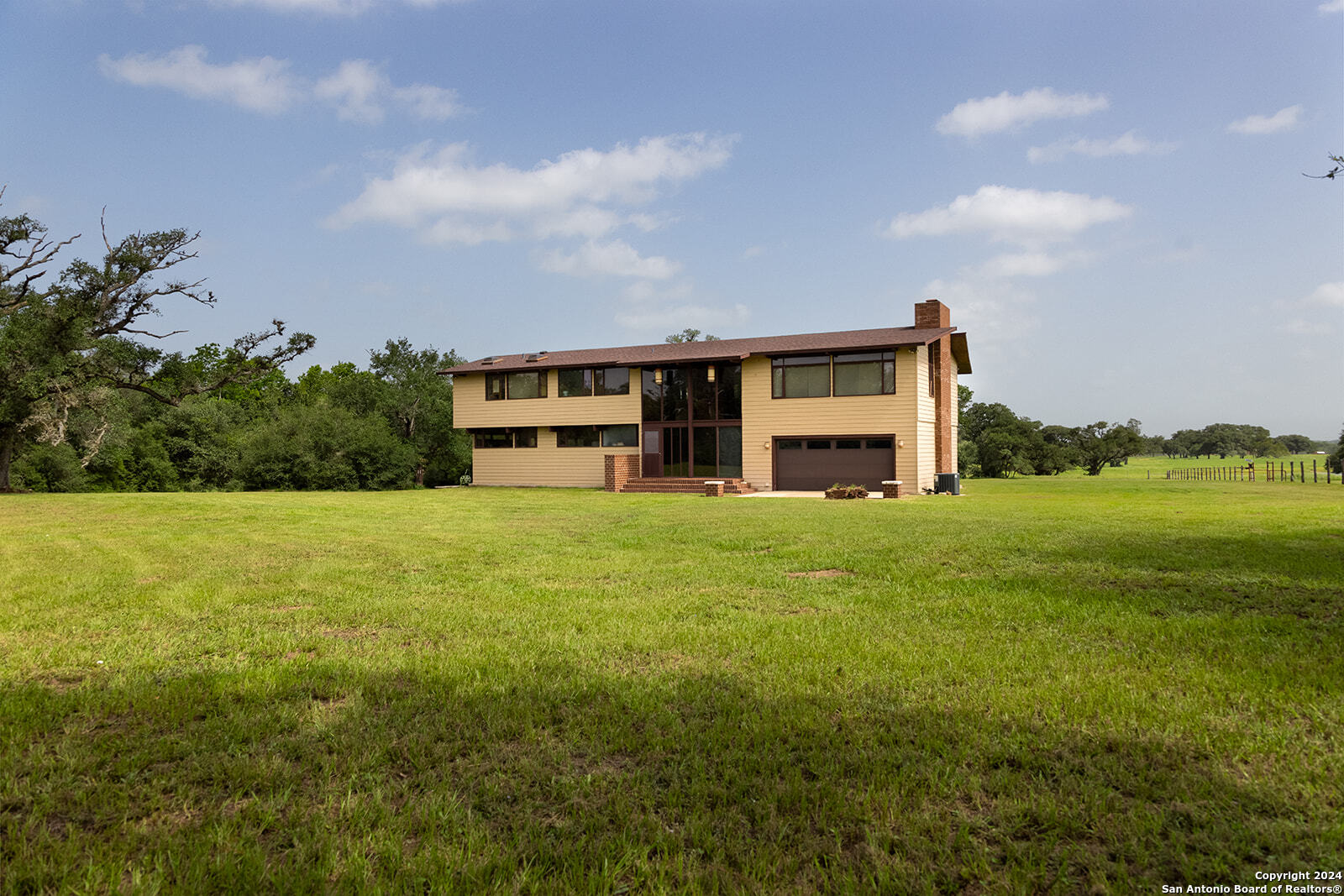 1713 Hickey Road Yoakum TX 77995