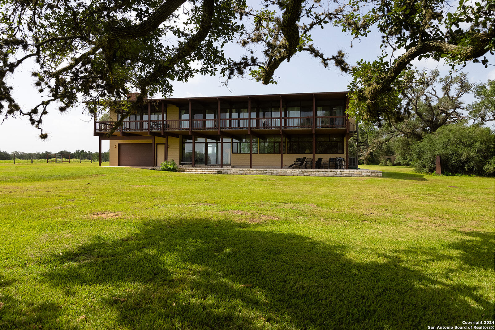 1713 Hickey Road Yoakum TX 77995