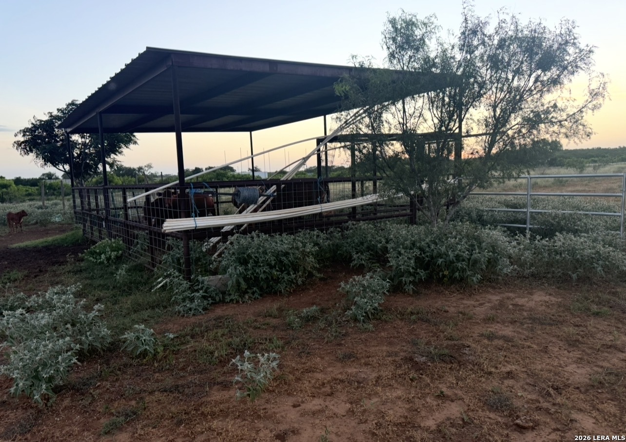 4167 County Road 136 Floresville TX 78114
