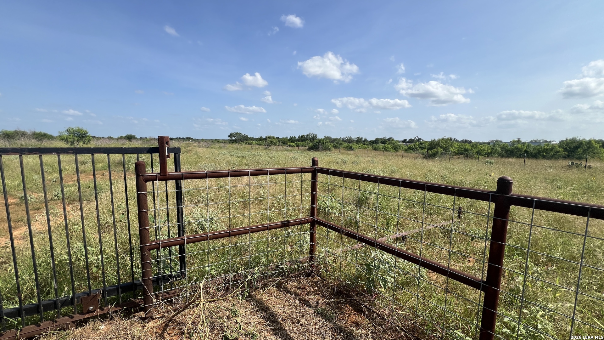 4167 County Road 136 Floresville TX 78114