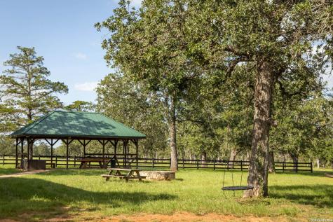 10488 State Highway 304 Harwood TX 78632
