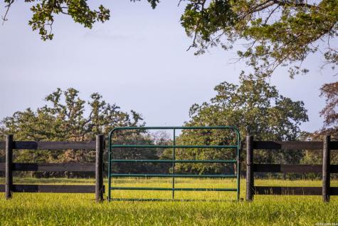 10488 State Highway 304 Harwood TX 78632