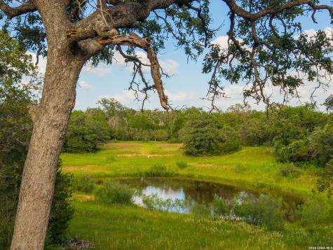 10488 State Highway 304 Harwood TX 78632