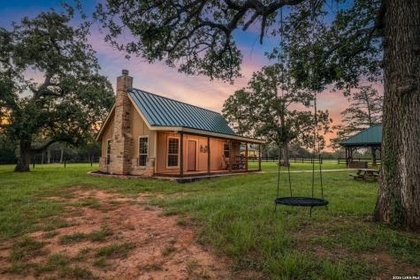 10488 State Highway 304 Harwood TX 78632