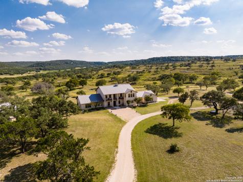 945 Elm Pass Center Point TX 78010