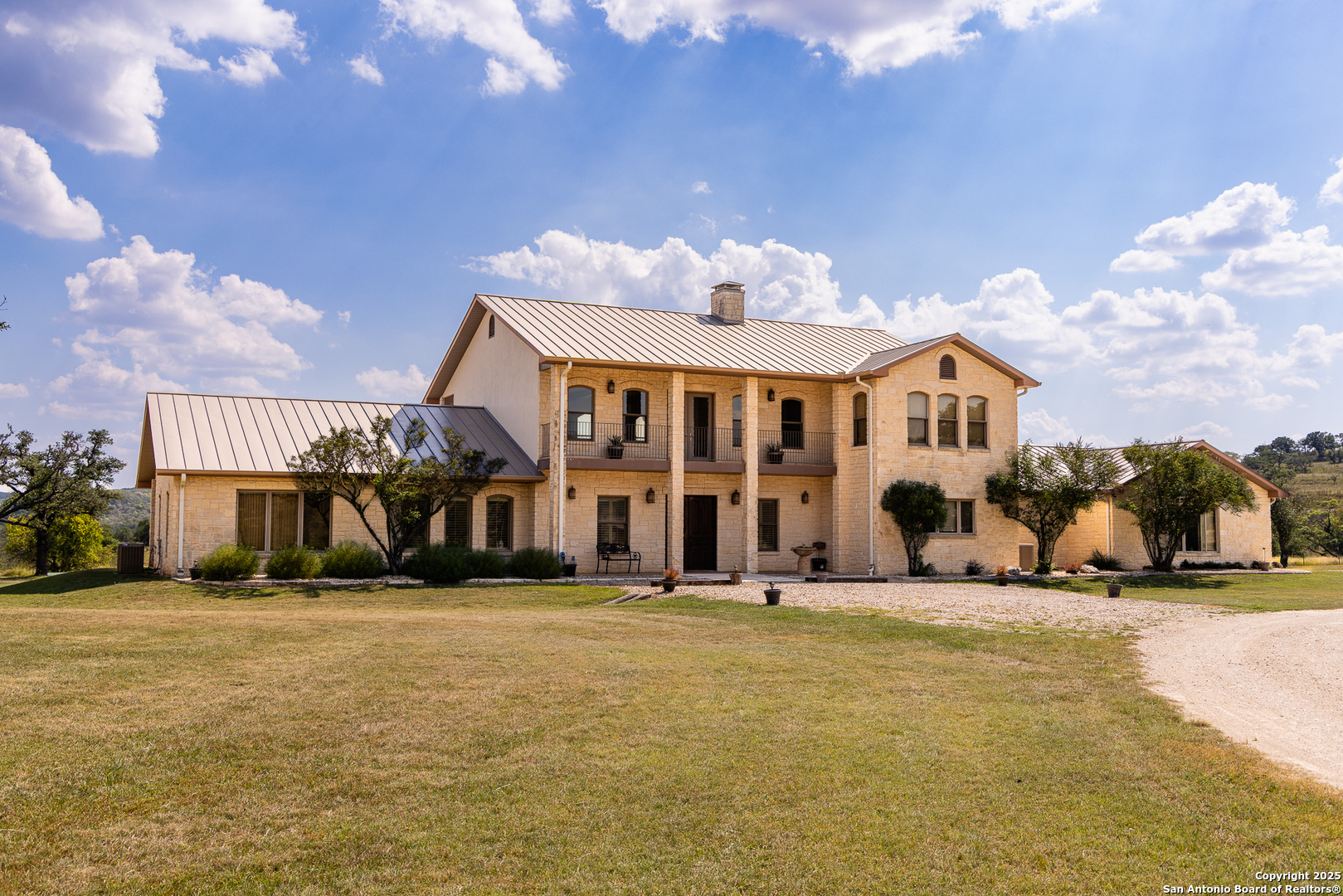 945 Elm Pass Center Point TX 78010