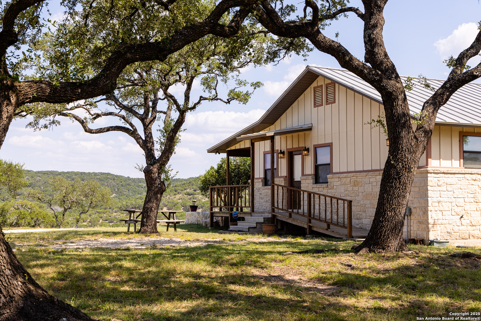 945 Elm Pass Center Point TX 78010