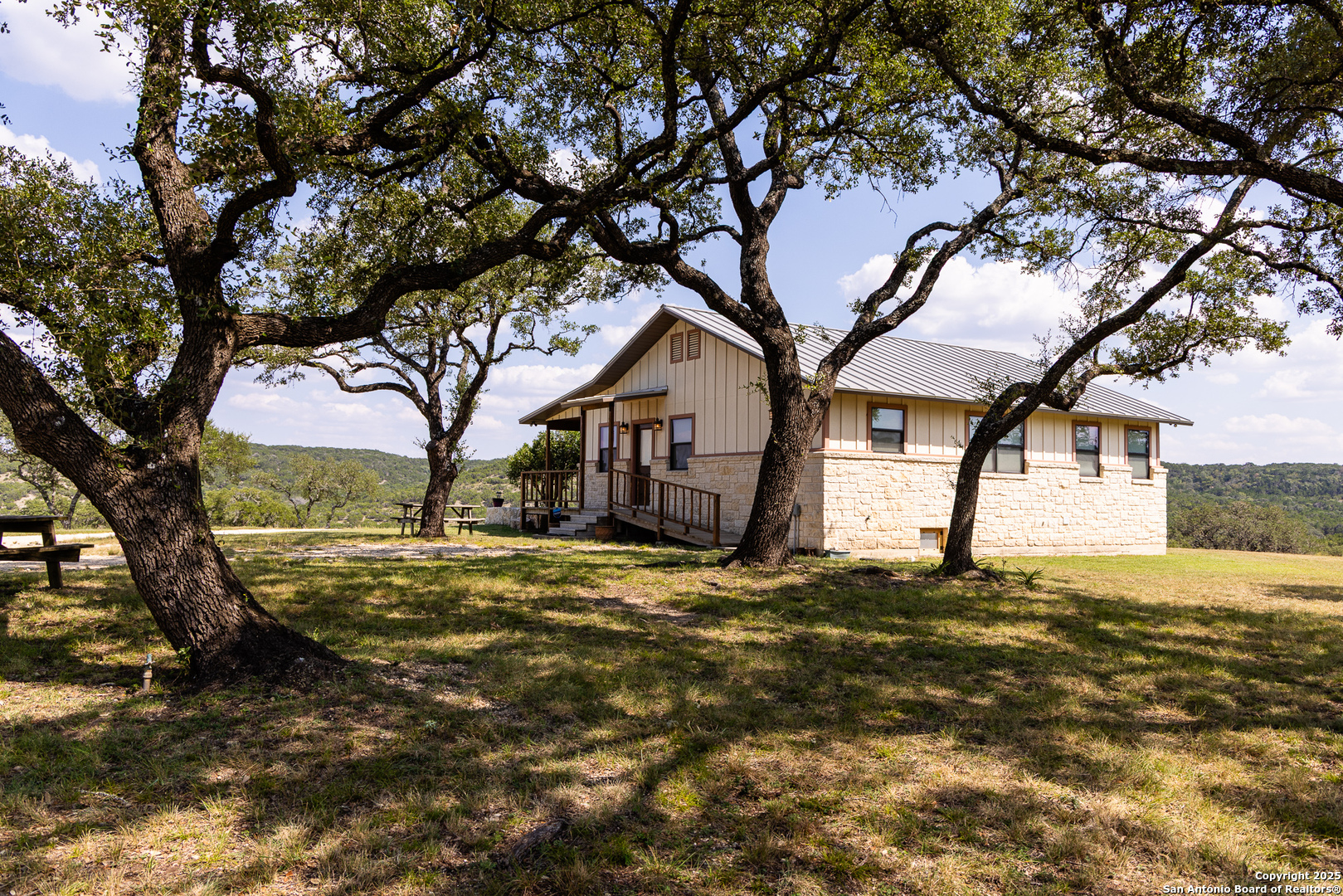 945 Elm Pass Center Point TX 78010