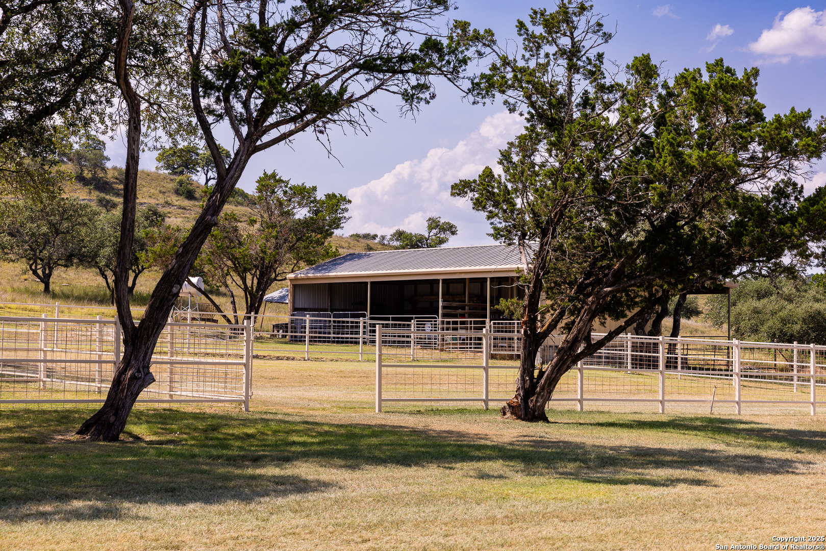 945 Elm Pass Center Point TX 78010