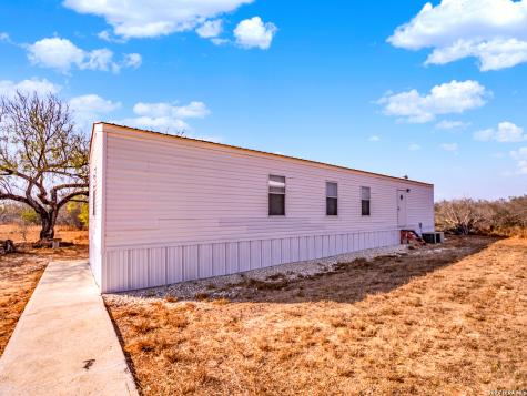 1297 Fm 1433 Carrizo Springs TX 78834