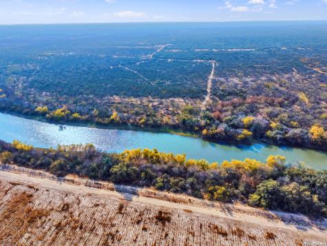 1297 Fm 1433 Carrizo Springs TX 78834