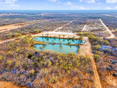 1297 Fm 1433 Carrizo Springs TX 78834