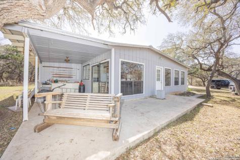 390 County Road 245 Hondo TX 78861