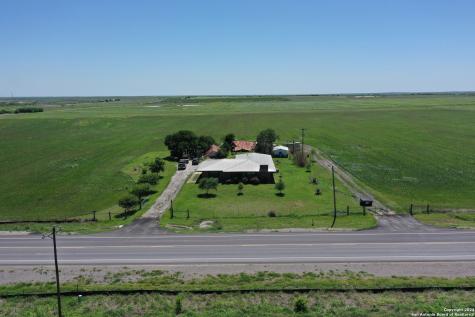 14420 Fm 99 Karnes City TX 78118