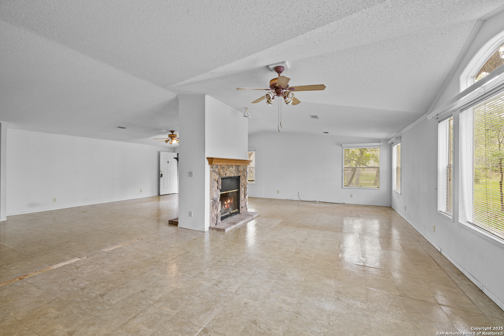 1189 Vivroux Ranch Seguin TX 78155
