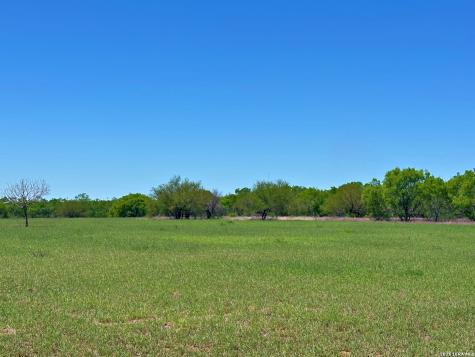 3265 Highway 97 Jourdanton TX 78026