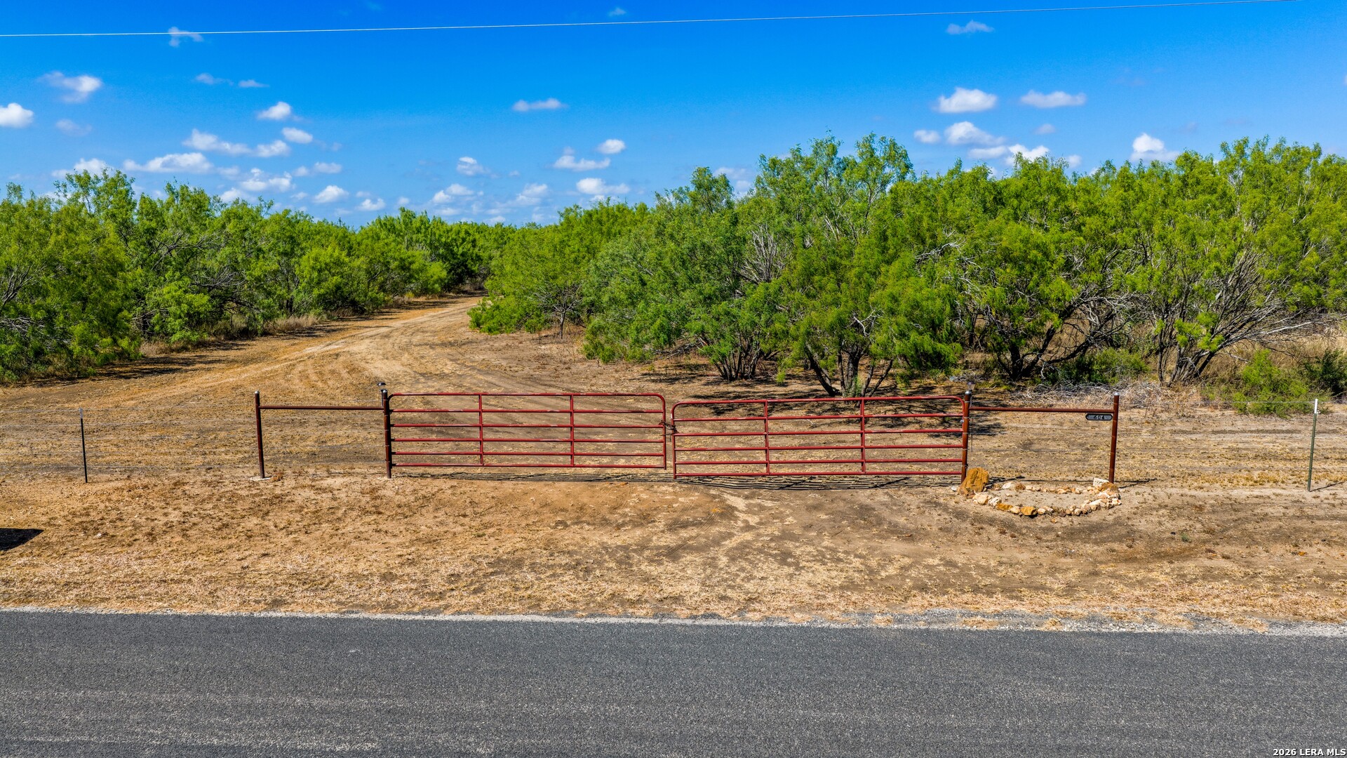 604 Cr 332 Charlotte TX 78011