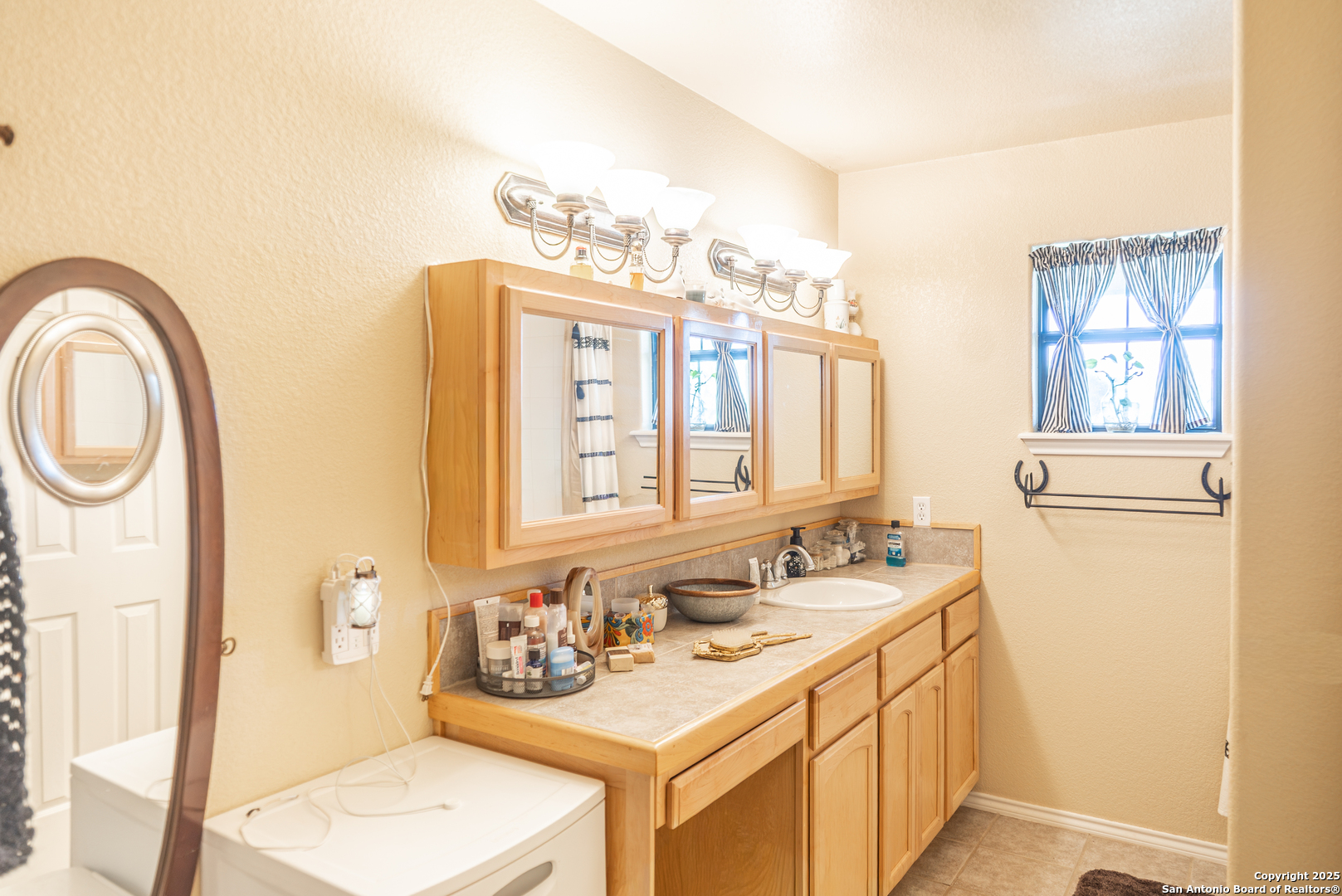 2133 Lausen Del Rio TX 78840