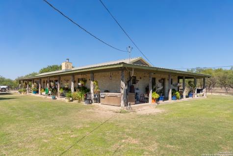 2133 Lausen Del Rio TX 78840