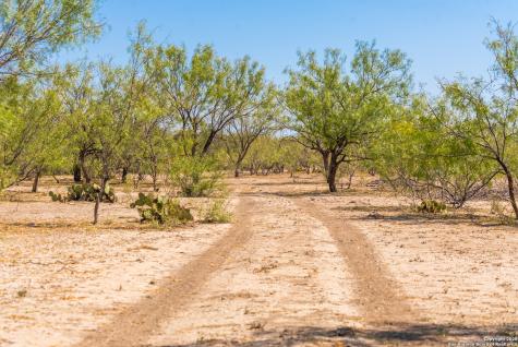 2133 Lausen Del Rio TX 78840