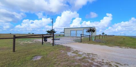 10273 Fm 532 Hallettsville TX 77964
