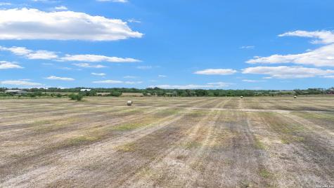 259 County Road 135 Floresville TX 78114