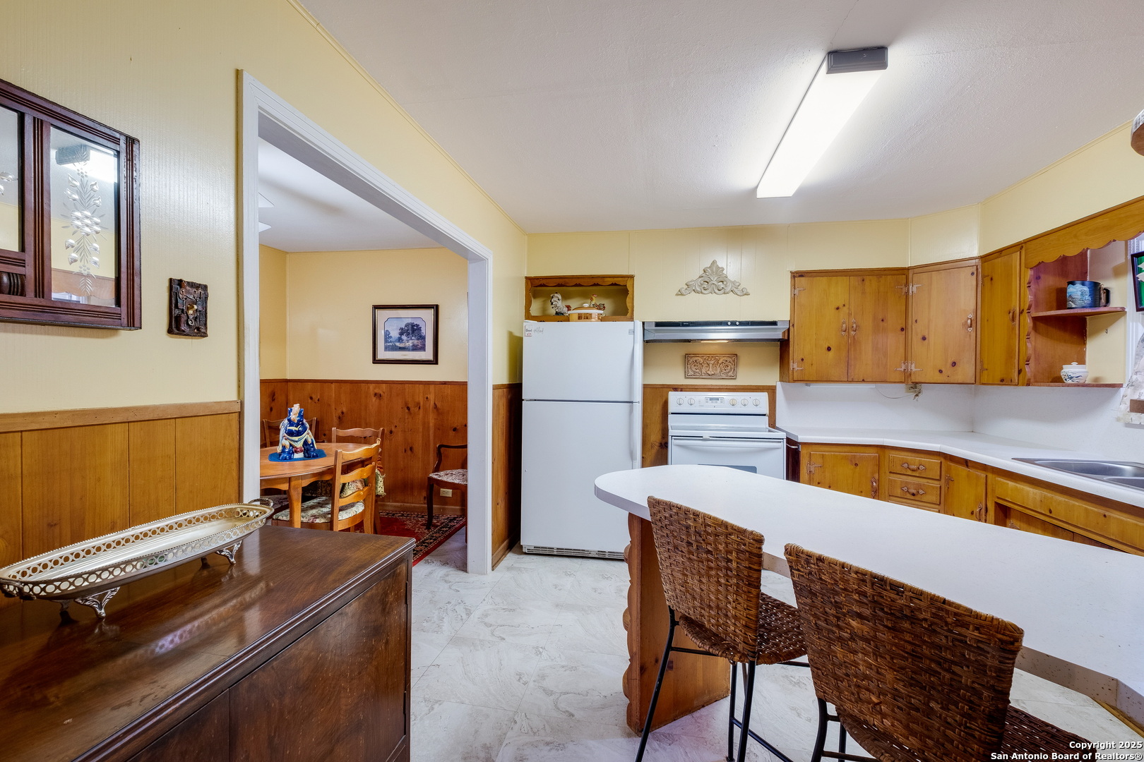 461 Highway 173 S Devine TX 78016