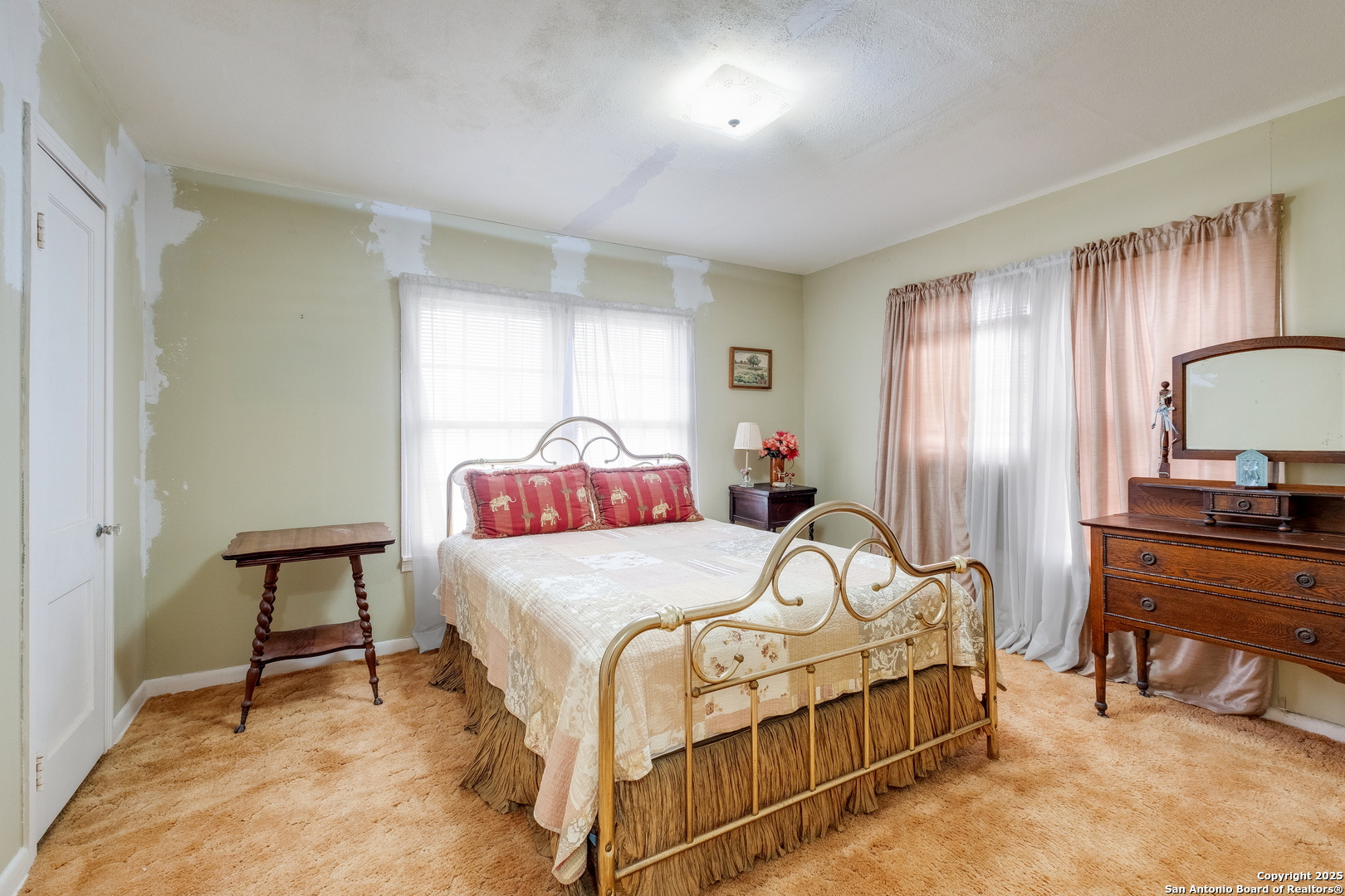461 Highway 173 S Devine TX 78016