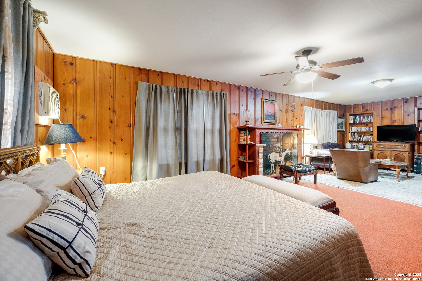 461 Highway 173 S Devine TX 78016