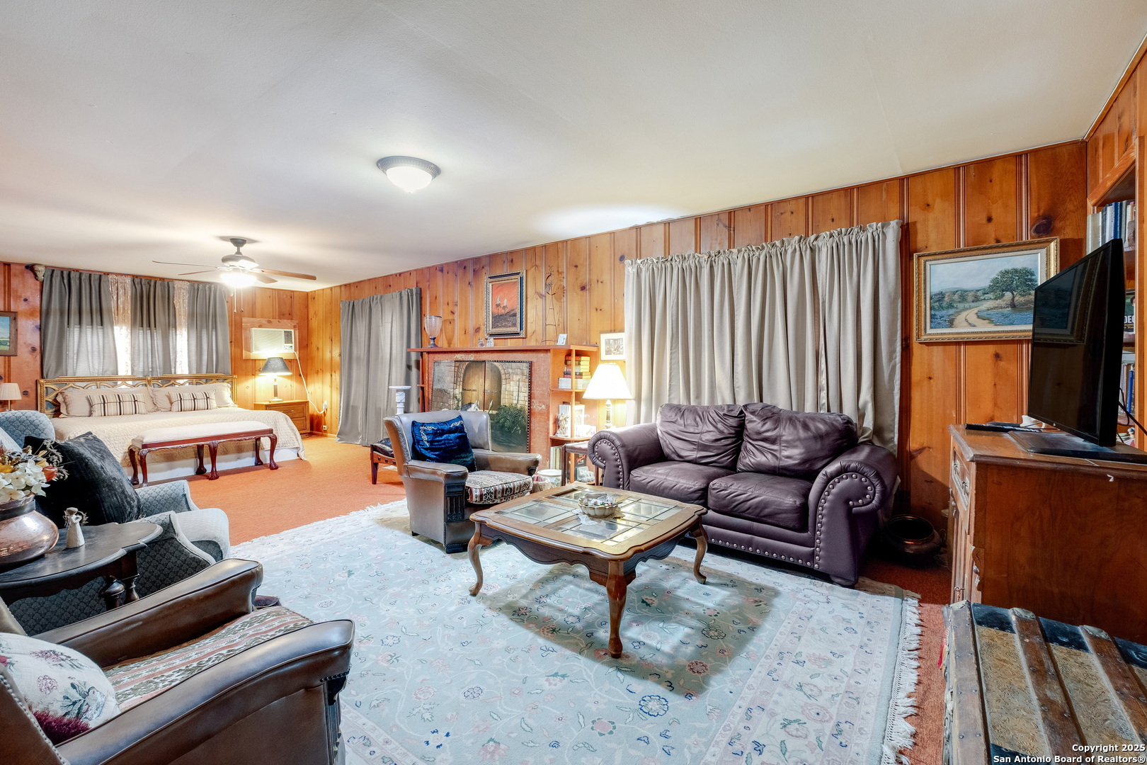 461 Highway 173 S Devine TX 78016