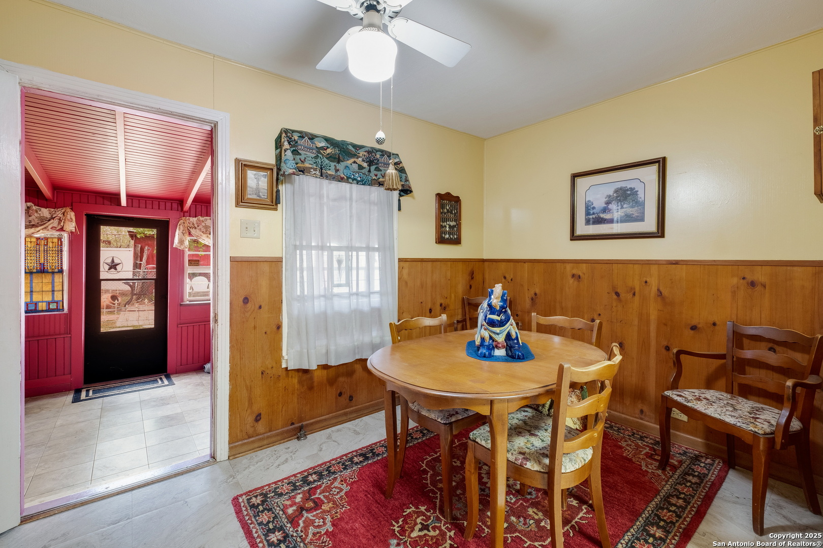 461 Highway 173 S Devine TX 78016