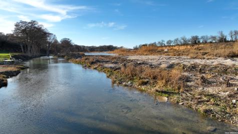 454 Center Point River Center Point TX 78010