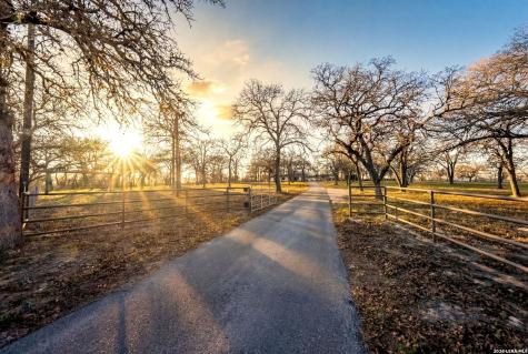188 Oak Hill Road La Vernia TX 78121